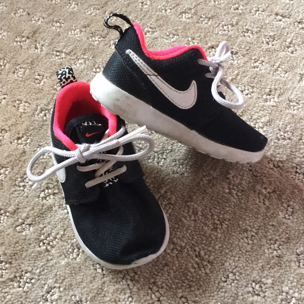 Toddler Girls Nikes - Black/Hot Pink/Cheetah - 5